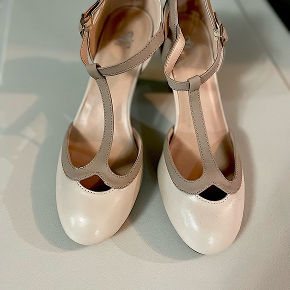 Pump heels - Picture 3 of 5